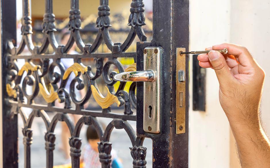 ouvrir une porte fermée à clé avec un trombone Saint-Rémy-de-Provence